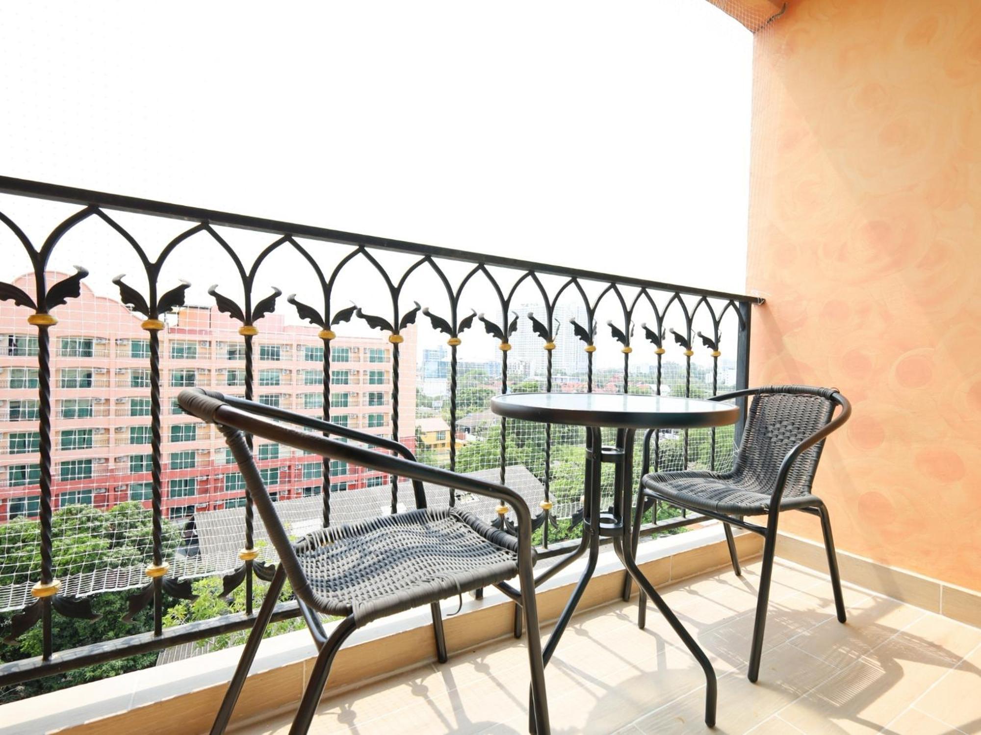 Seven Seas Condo Resort By Jay Jay Pantai Jomtien Bagian luar foto